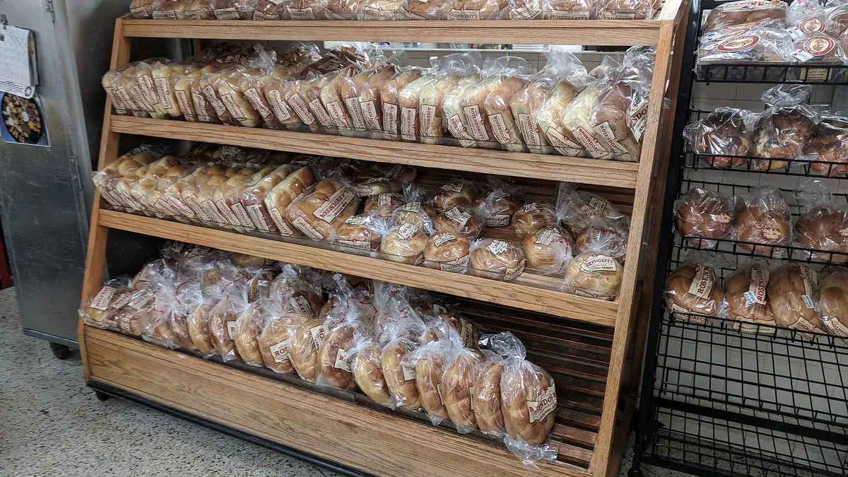Bayne's – bakery in Kinross town centre